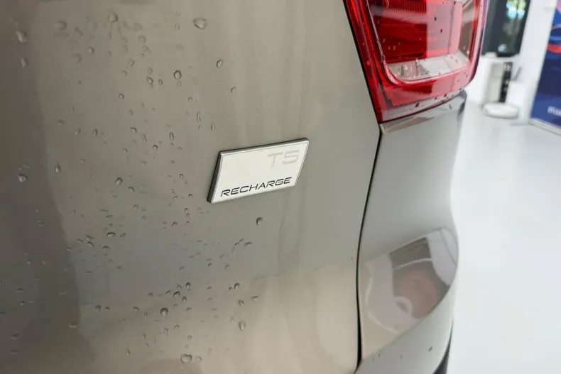 Volvo XC40 din 2021 cu 172.000 km - oferta VOL256041 - foto 9