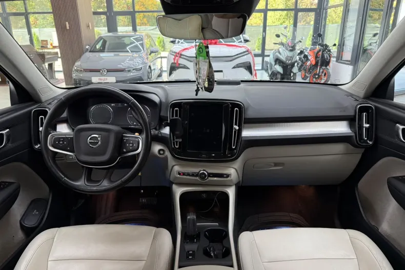 Volvo XC40 din 2021 cu 172.000 km - oferta VOL256041 - foto 19