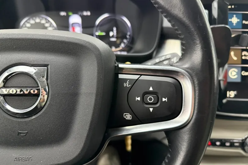 Volvo XC40 din 2021 cu 172.000 km - oferta VOL256041 - foto 22