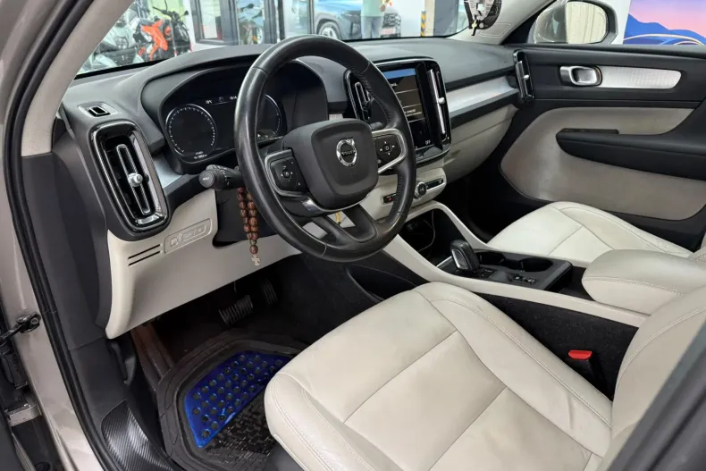 Volvo XC40 din 2021 cu 172.000 km - oferta VOL256041 - foto 23