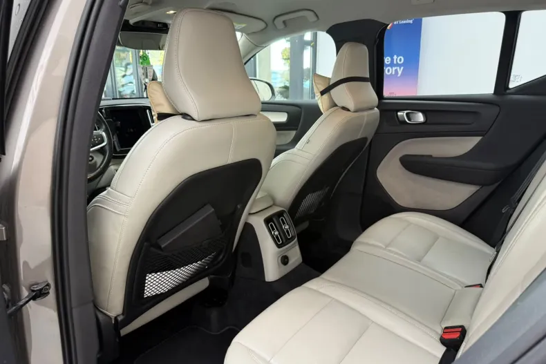 Volvo XC40 din 2021 cu 172.000 km - oferta VOL256041 - foto 26