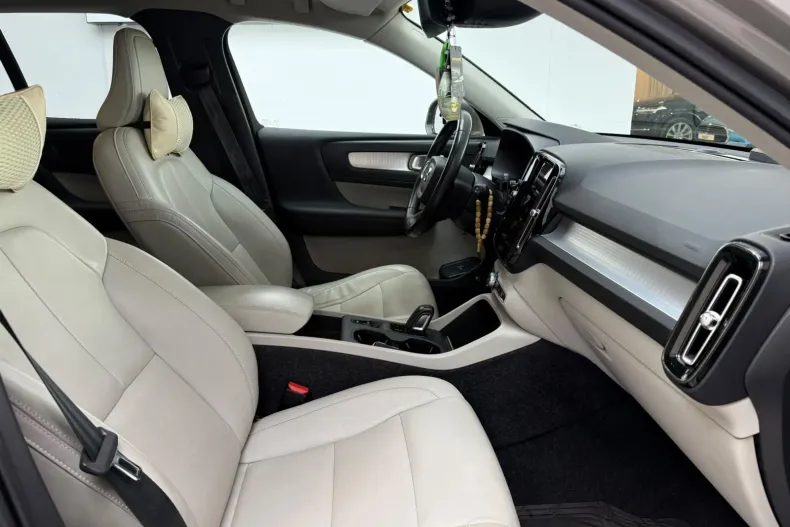 Volvo XC40 din 2021 cu 172.000 km - oferta VOL256041 - foto 32