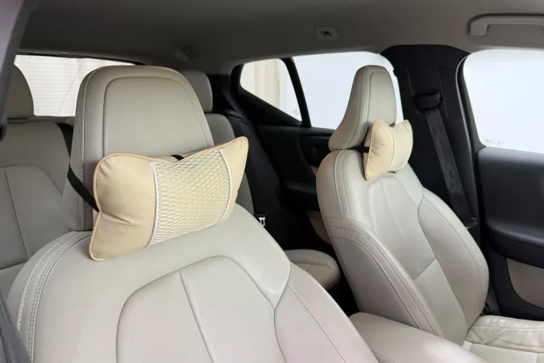 Volvo XC40 din 2021 cu 172.000 km - oferta VOL256041 - foto 33