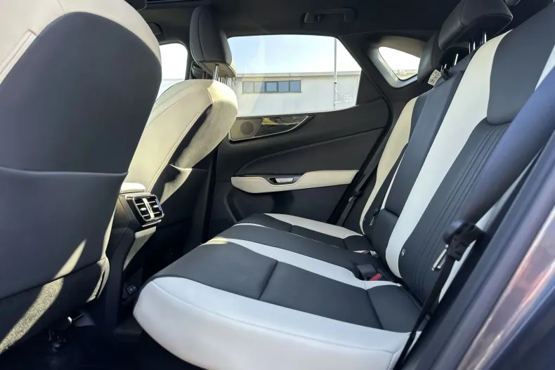 Lexus Seria NX din 2022 cu 21.046 km - oferta LEX256079 - foto 12