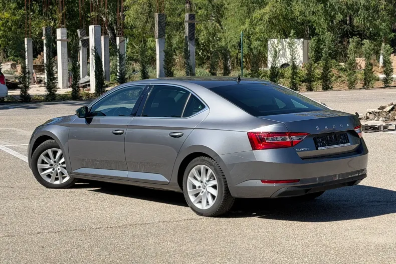 Skoda Superb din 2022 cu 146.820 km - oferta SKO256099 - foto 3