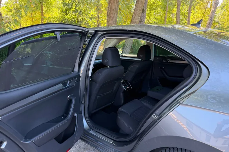 Skoda Superb din 2022 cu 146.820 km - oferta SKO256099 - foto 7