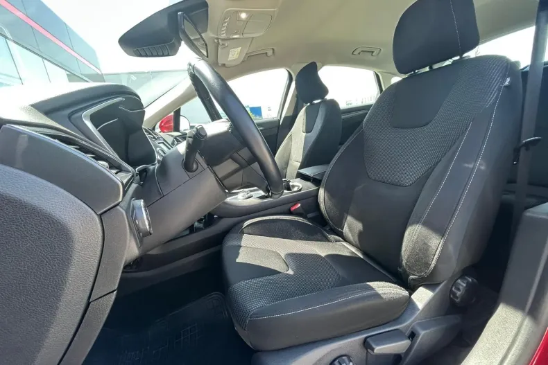 Ford Mondeo din 2021 cu 63.706 km - oferta FOR256110 - foto 6