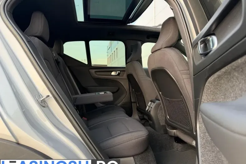 Volvo XC40 din 2022 cu 93.268 km - oferta VOL256130 - foto 9
