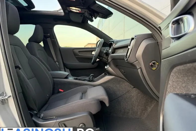 Volvo XC40 din 2022 cu 93.268 km - oferta VOL256130 - foto 11