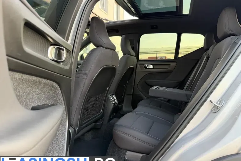 Volvo XC40 din 2022 cu 93.268 km - oferta VOL256130 - foto 12