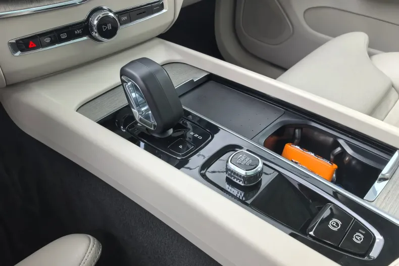 Volvo XC60 din 2022 cu 128.460 km - oferta VOL256198 - foto 14