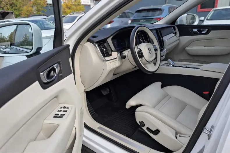 Volvo XC60 din 2022 cu 115.948 km - oferta VOL256210 - foto 13