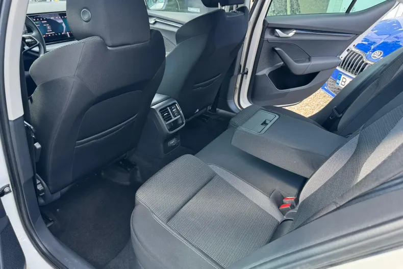 Skoda Octavia din 2025 cu 55.000 km - oferta SKO256232 - foto 8