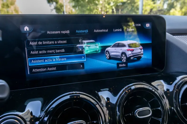Mercedes-Benz GLA din 2020 cu 73.000 km - oferta MER256236 - foto 8