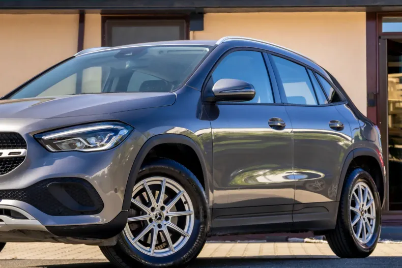 Mercedes-Benz GLA din 2020 cu 73.000 km - oferta MER256236 - foto 11
