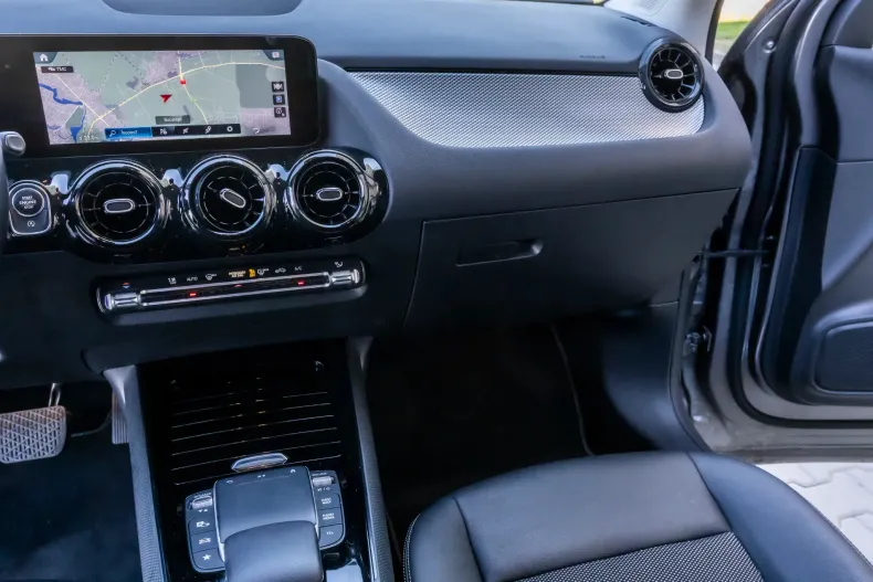 Mercedes-Benz GLA din 2020 cu 73.000 km - oferta MER256236 - foto 17