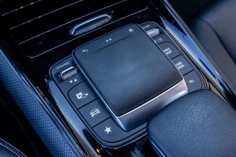 Mercedes-Benz GLA din 2020 cu 73.000 km - oferta MER256236 - foto 23