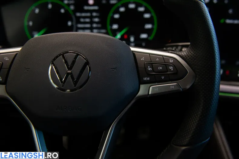 Volkswagen Touareg din 2025 cu 11.780 km - oferta VOL256247 - foto 19