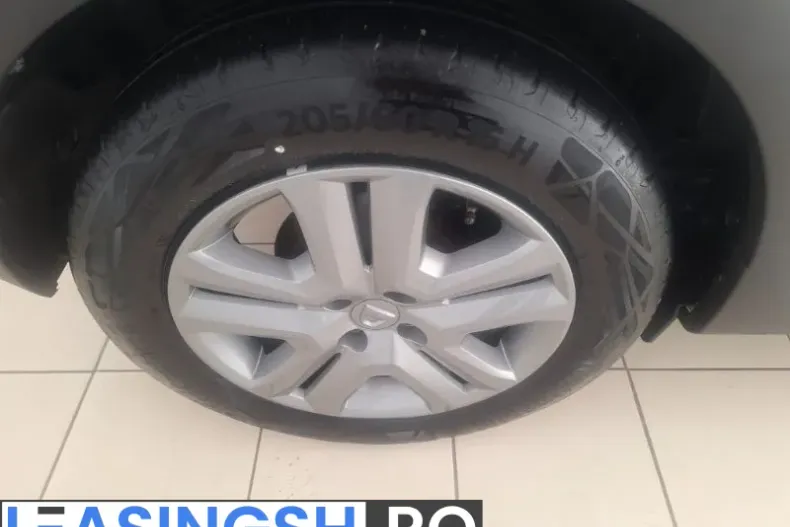 Dacia Sandero Stepway din 2022 cu 60.700 km - oferta DAC256260 - foto 6