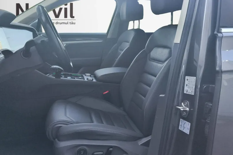 Volkswagen Touareg din 2023 cu 120.697 km - oferta VOL256264 - foto 9