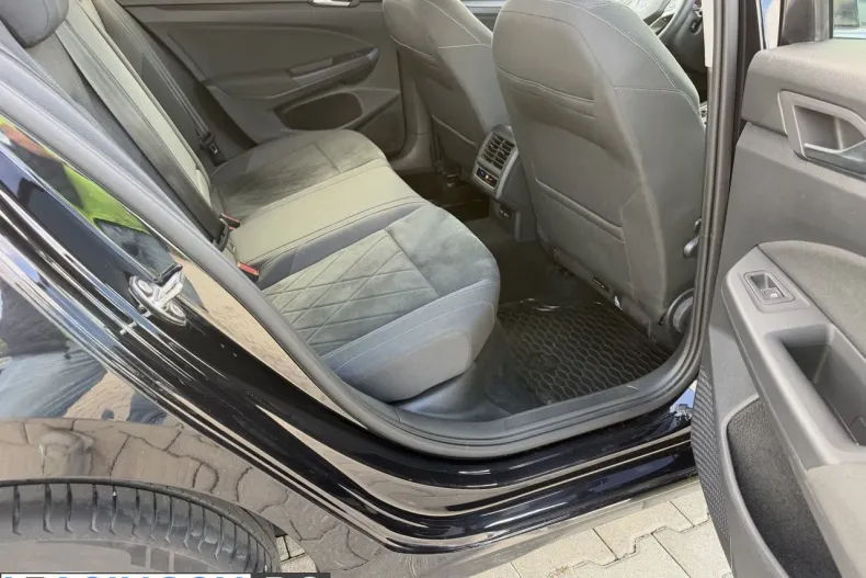 Volkswagen Golf din 2022 cu 85.232 km - oferta VOL256281 - foto 11