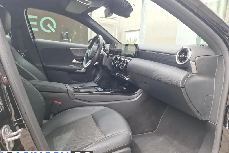 Mercedes-Benz A 180 (Clasa A) din 2023 cu 37.890 km - oferta MER256294 - foto 13