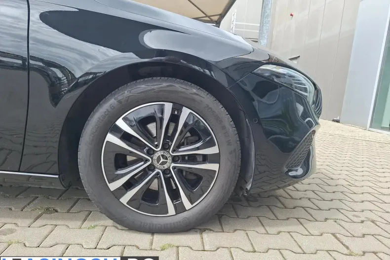 Mercedes-Benz A 180 (Clasa A) din 2023 cu 37.890 km - oferta MER256294 - foto 16
