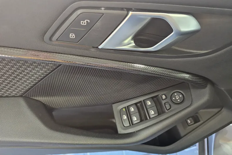 BMW 118 (Seria 1) din 2024 cu 63.168 km - oferta BMW256295 - foto 5