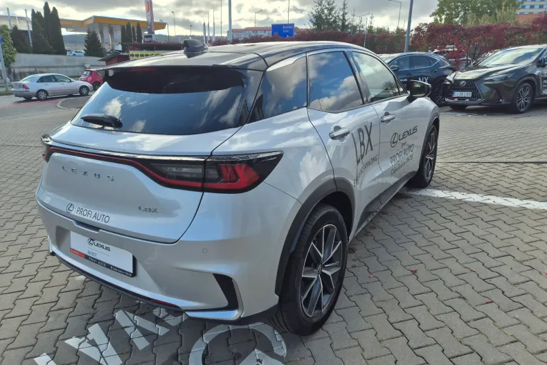 Lexus LBX din 2026 cu 16.191 km - oferta LEX256309 - foto 8