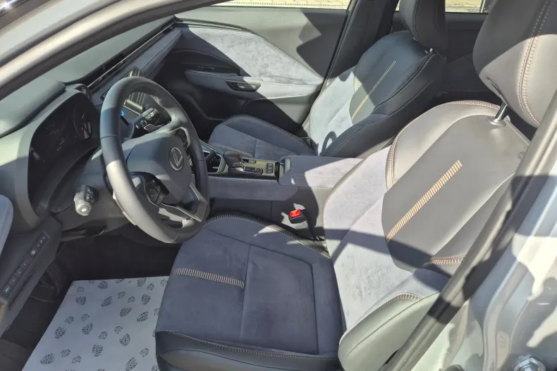 Lexus LBX din 2026 cu 16.191 km - oferta LEX256309 - foto 14