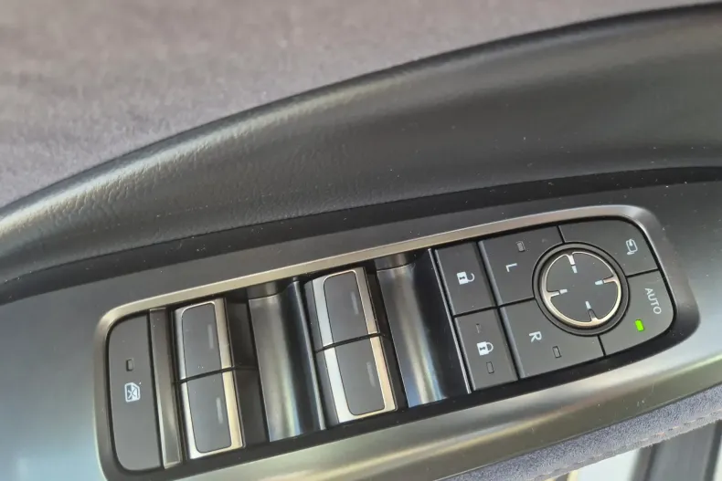 Lexus LBX din 2026 cu 16.191 km - oferta LEX256309 - foto 19