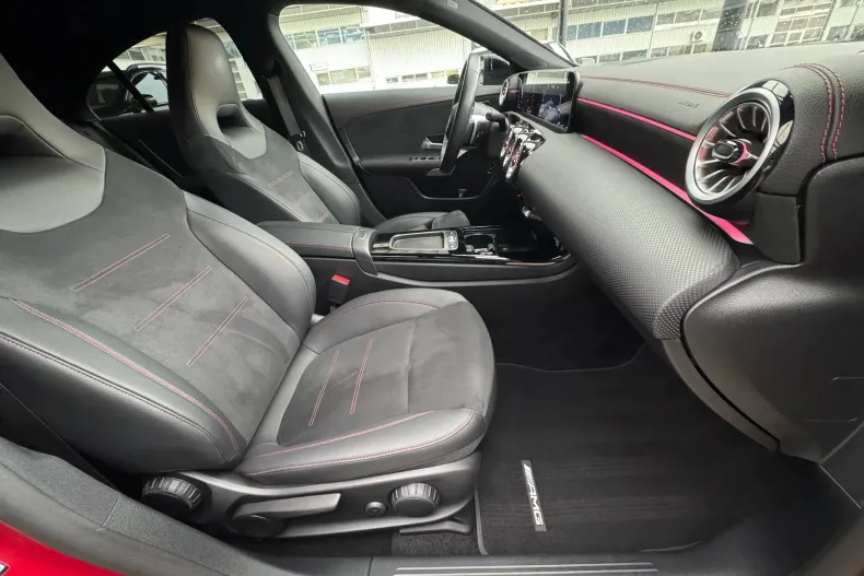 Mercedes-Benz CLA 250 (Clasa CLA) din 2024 cu 21.840 km - oferta MER256317 - foto 7