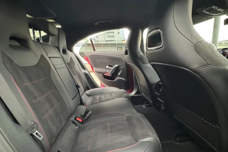 Mercedes-Benz CLA 250 (Clasa CLA) din 2024 cu 21.840 km - oferta MER256317 - foto 8
