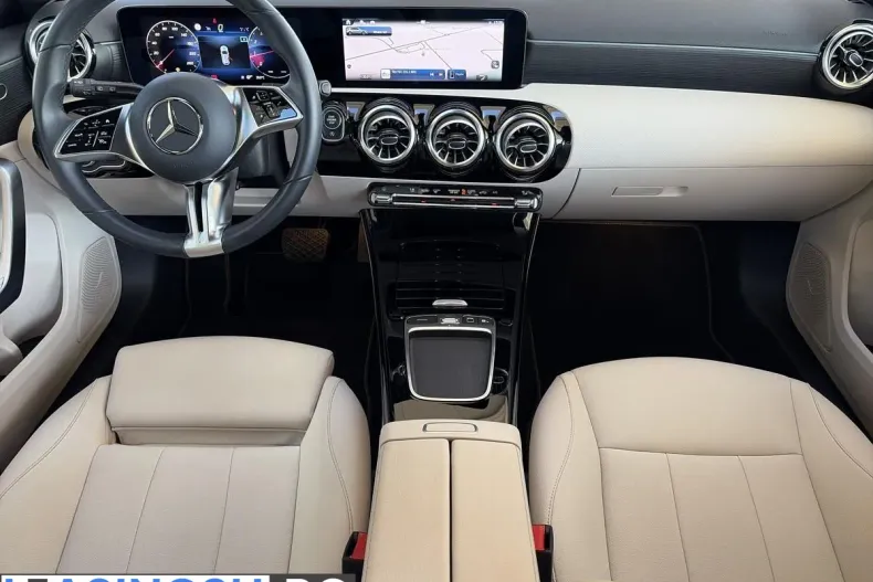 Mercedes-Benz A 200 (Clasa A) din 2025 cu 17.100 km - oferta MER256348 - foto 14