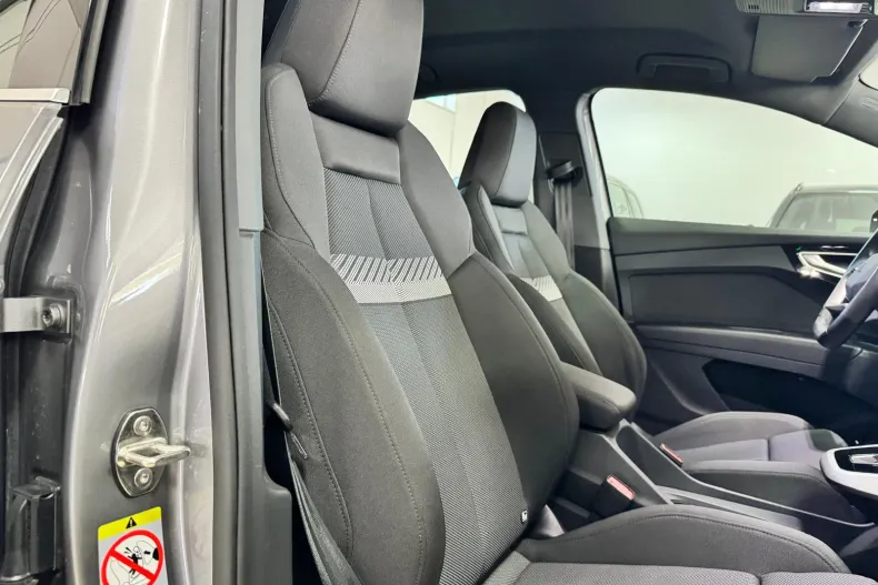 Audi Q4 din 2022 cu 140.821 km - oferta AUD256353 - foto 15