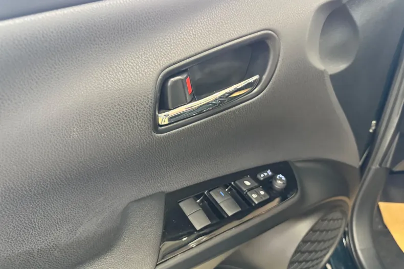 Toyota Prius din 2022 cu 150.800 km - oferta TOY256359 - foto 24