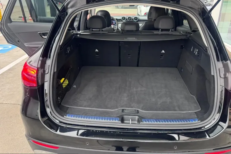 Mercedes-Benz GLC din 2023 cu 7.936 km - oferta MER256392 - foto 13
