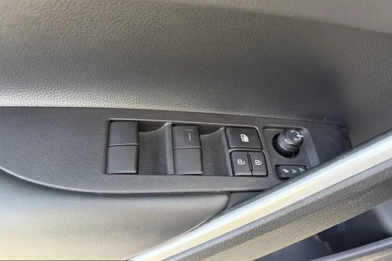 Toyota Corolla Cross din 2024 cu 21.354 km - oferta TOY256394 - foto 13