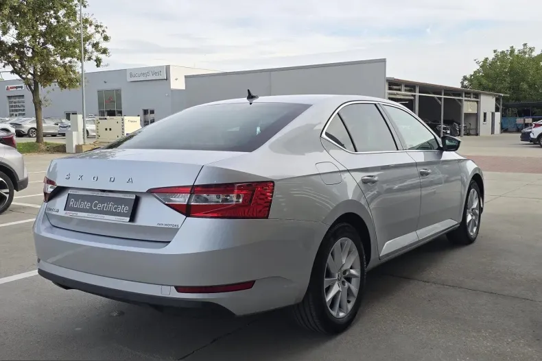 Skoda Superb din 2022 cu 50.373 km - oferta SKO256397 - foto 4
