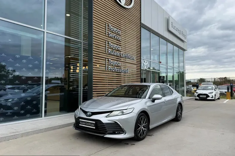 Toyota Camry din 2023 cu 49.077 km - oferta TOY256400 - foto 1