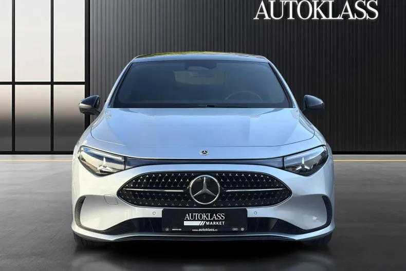 Mercedes-Benz CLA 180 (Clasa CLA) din 2025 cu 7.800 km - oferta MER256404 - foto 8