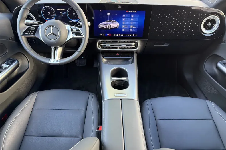 Mercedes-Benz CLA 180 (Clasa CLA) din 2025 cu 7.800 km - oferta MER256404 - foto 13