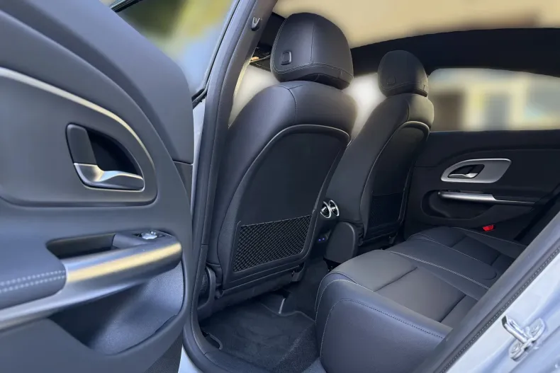Mercedes-Benz CLA 180 (Clasa CLA) din 2025 cu 7.800 km - oferta MER256404 - foto 14