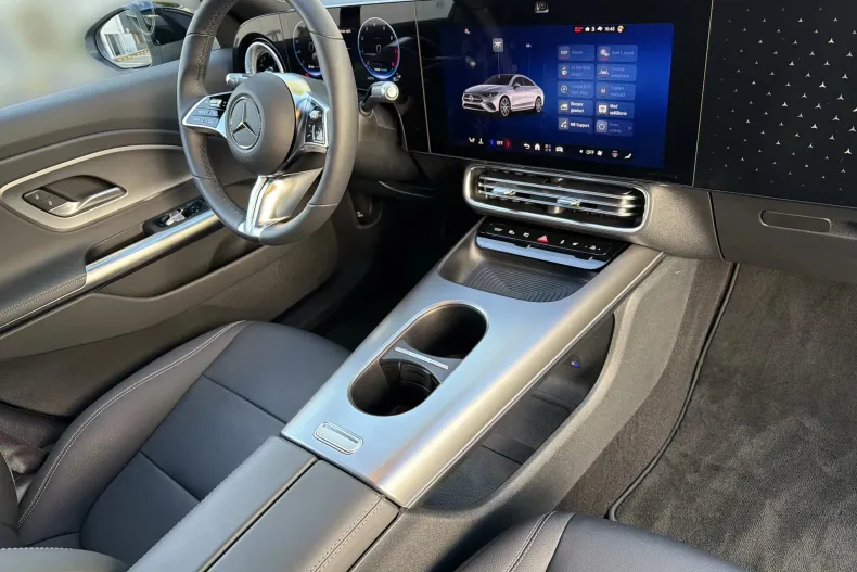 Mercedes-Benz CLA 180 (Clasa CLA) din 2025 cu 7.800 km - oferta MER256404 - foto 18
