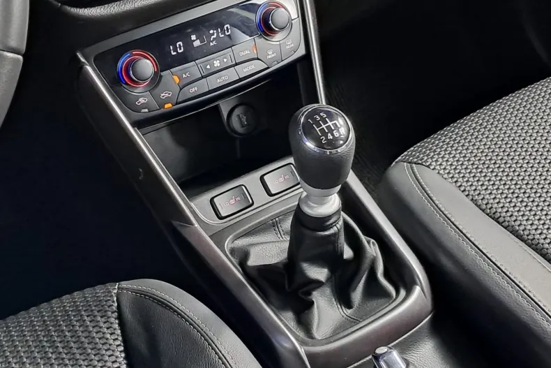 Suzuki SX4 din 2023 cu 45.138 km - oferta SUZ256446 - foto 18