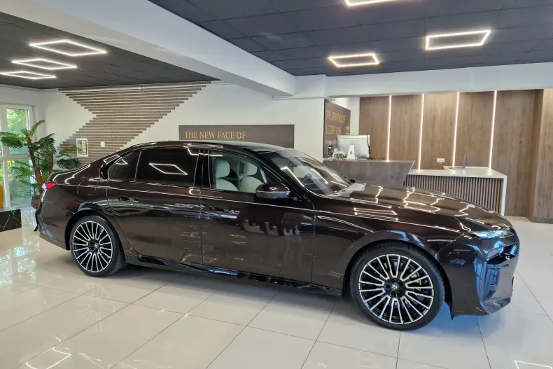 BMW 740 (Seria 7) din 2026 cu 20.000 km - oferta BMW256461 - foto 5