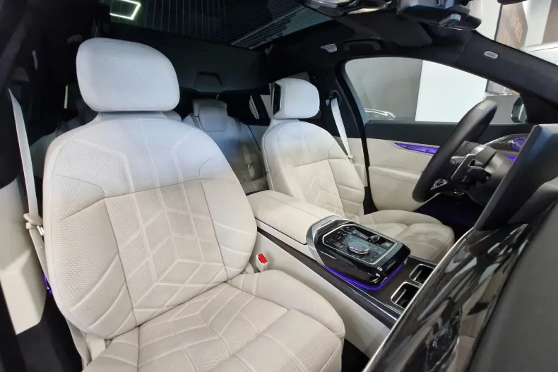 BMW 740 (Seria 7) din 2026 cu 20.000 km - oferta BMW256461 - foto 11