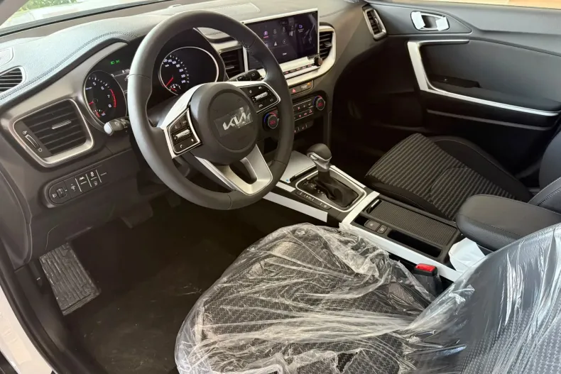 Kia XCeed din 2025 cu 7 km - oferta KIA256463 - foto 9