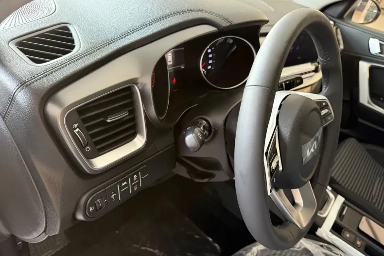 Kia XCeed din 2025 cu 7 km - oferta KIA256463 - foto 12
