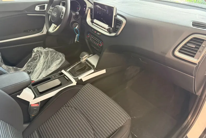 Kia XCeed din 2025 cu 7 km - oferta KIA256463 - foto 28